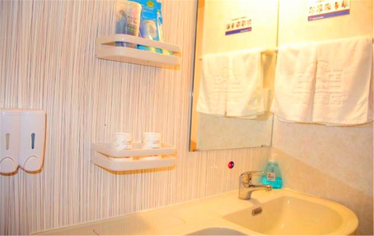 Greentree Inn Shandong Qingdao Railway Station Zhanqiao Yacht Wharf Express エクステリア 写真